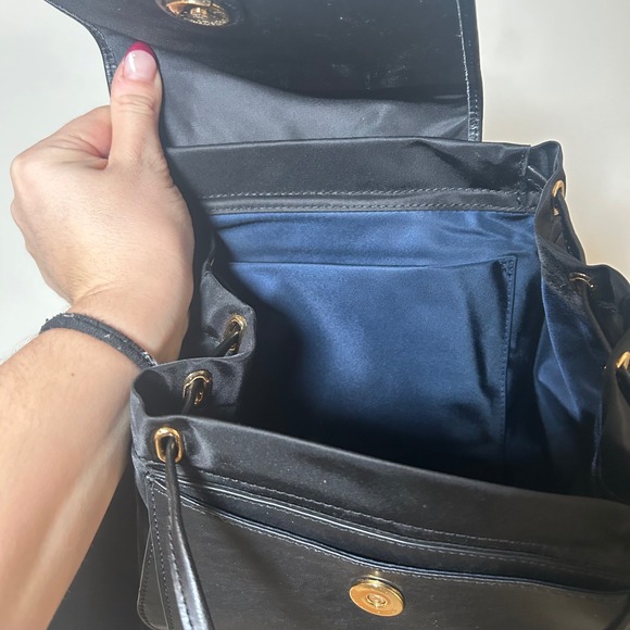 TUMI Backpack Black Nylon‎ Leather Trim Convertible Strap Flap Top Closure - Picture 4 of 4